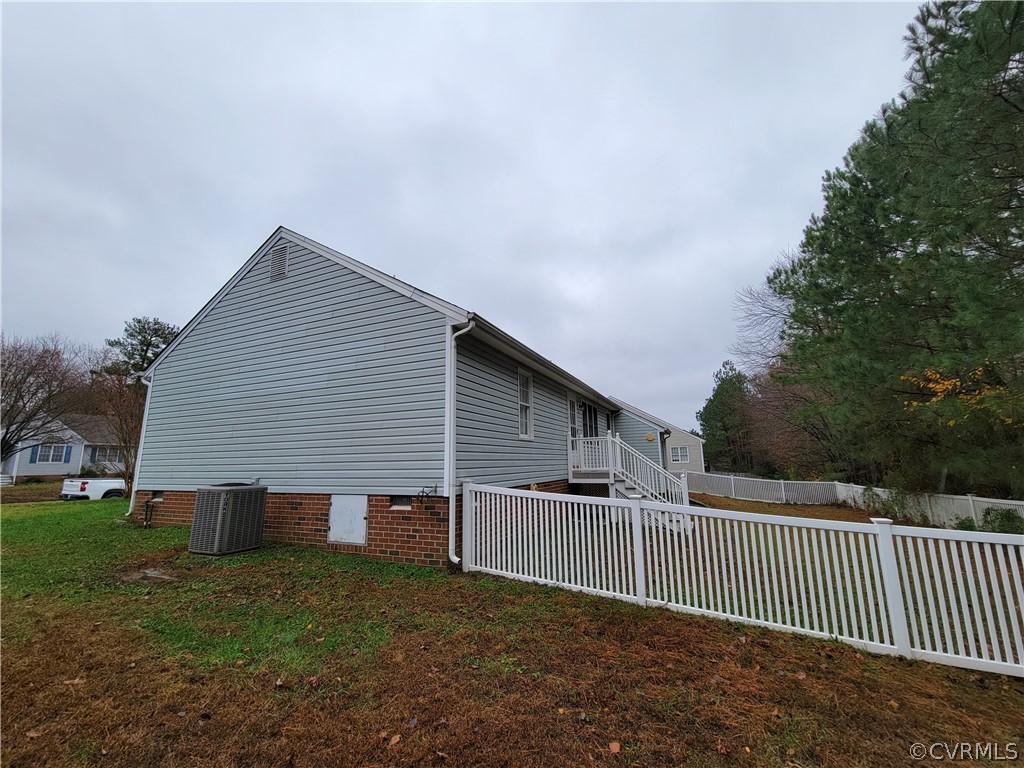 9666 Lockberry Ridge Loop Richmond, VA 23237 - Photo 21 of 26 Vinyl siding