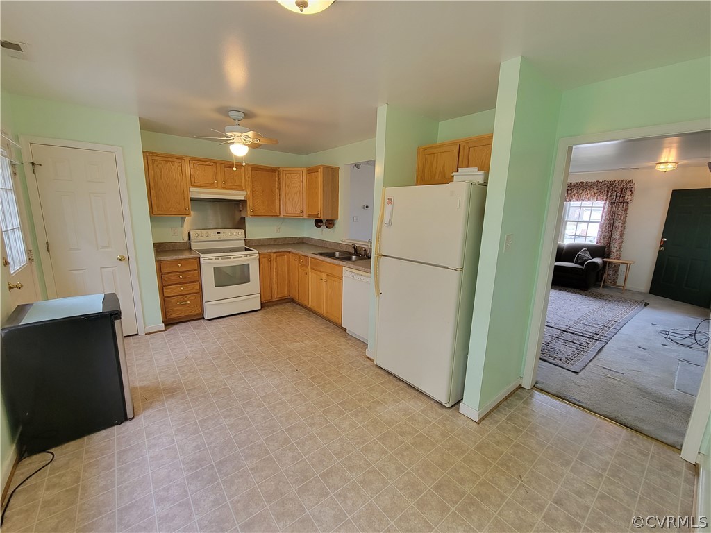 Eat-in Kitchen