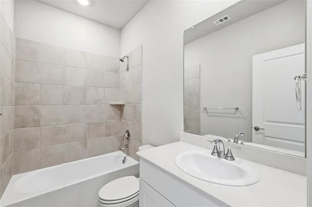 $2,250 | 610 Clover Crk Drive, Unit 610, McKinney, TX 75071