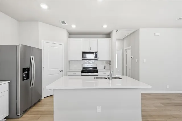 $2,250 | 610 Clover Crk Drive, Unit 610, McKinney, TX 75071