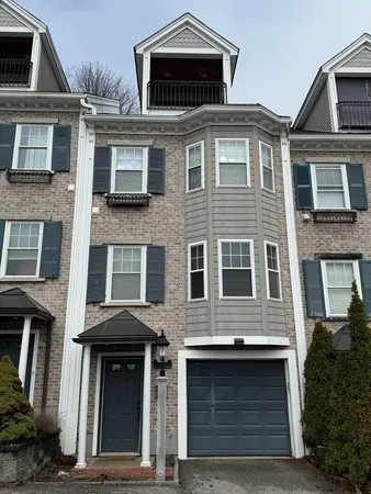 $2,400 | 34 Johnson Street, Unit 1, Worcester, MA 01604