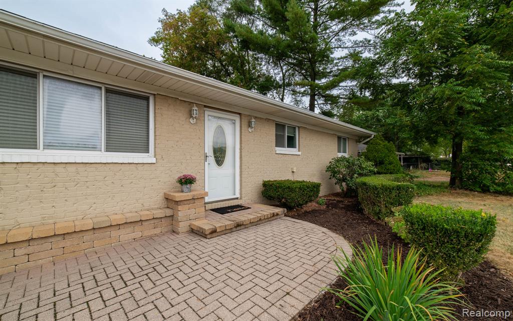 46555 Dequindre Road Rochester Hills, MI 48307 - Photo 2 of 67