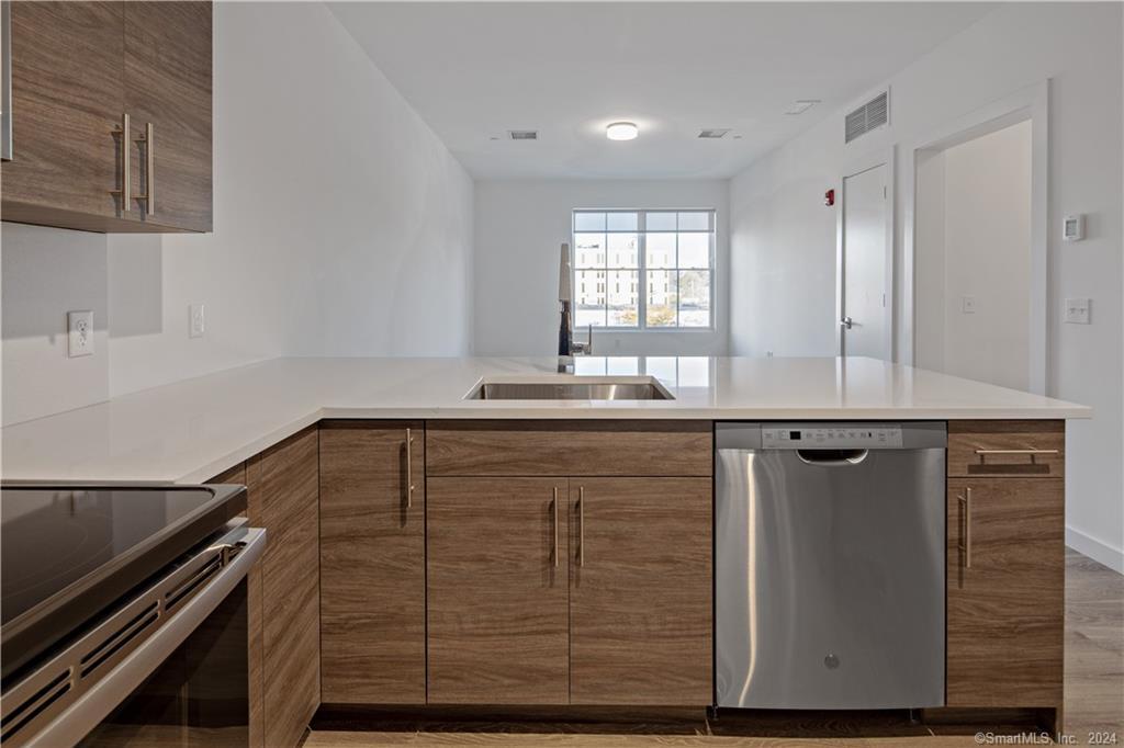 1675 Post Rd Unit 304  