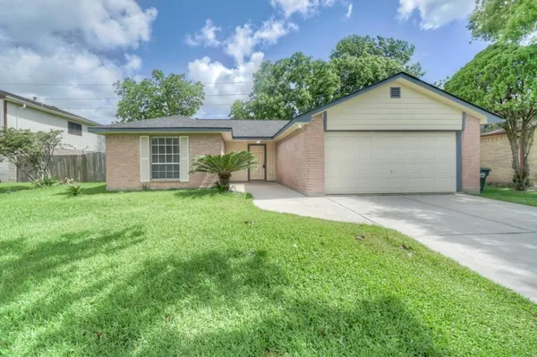 $1,800 | 2607 North Brompton Drive, Pearland, TX 77584