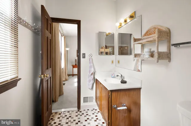 $1,200,000 | 1398 Park Lake Drive, Reston, VA 20190