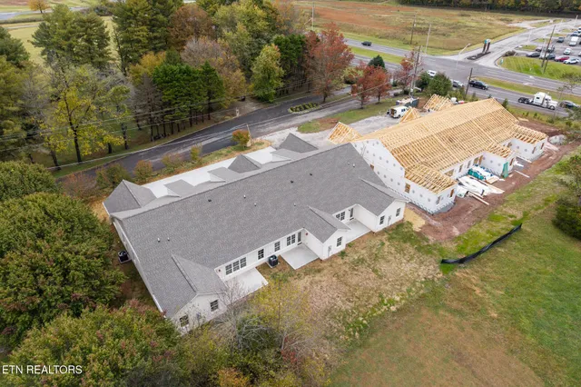 $528,800 | 109 Alpine Drive, Clinton, TN 37716