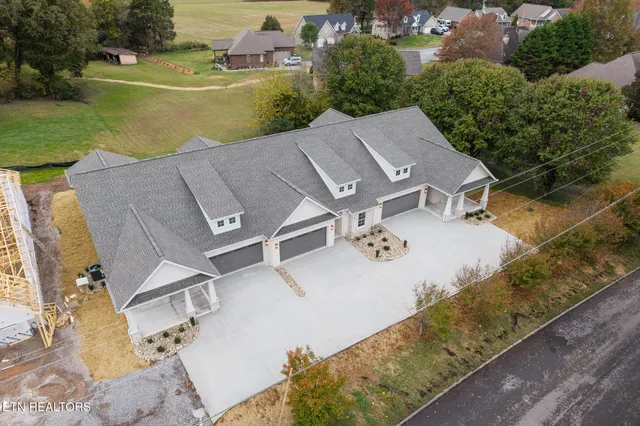$528,800 | 109 Alpine Drive, Clinton, TN 37716