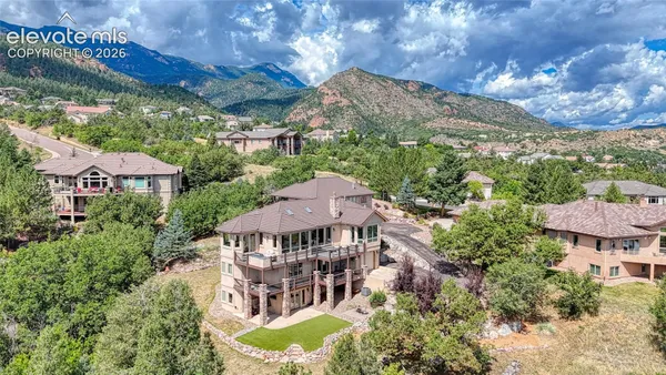 $1,395,000 | 585 Vista Grande Drive, Colorado Springs, CO 80906