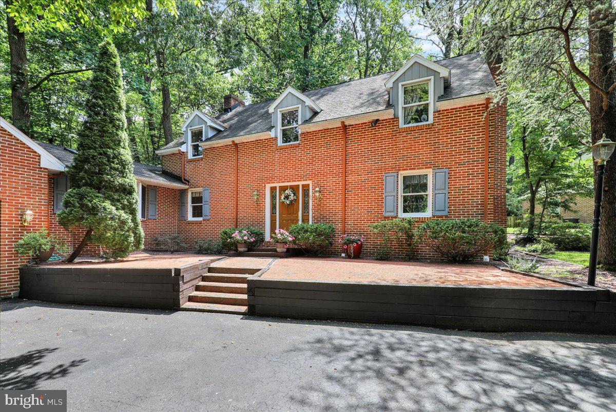 13 Nassau Circle Reading, PA 19607 - Photo 2 of 54
