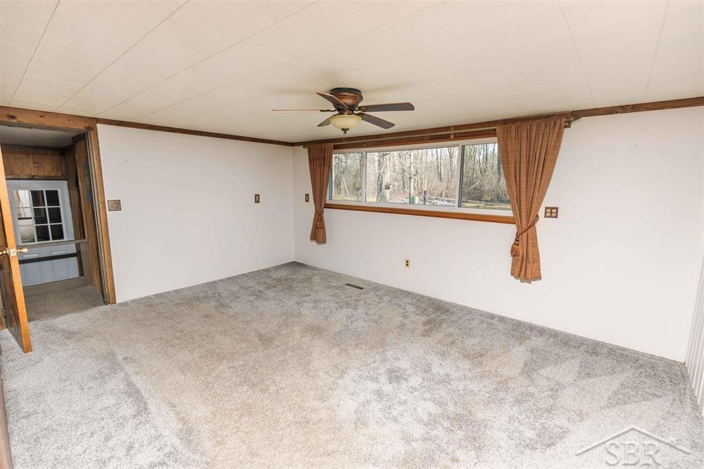 4717 Mapleton Drive Freeland, MI 48623 - Photo 8 of 26 50135245-83725e53-acfd-43c8-9ded-9f1f59806de5.JPG