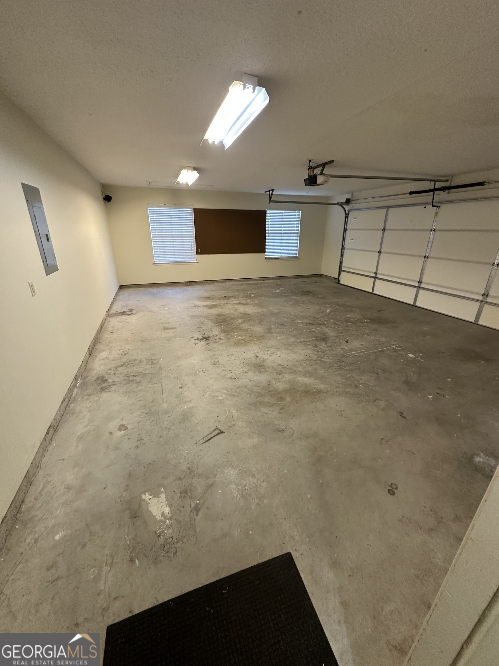 1024 Greenwillow Drive St. Marys, GA 31558 - Photo 20 of 35 a view of a garage