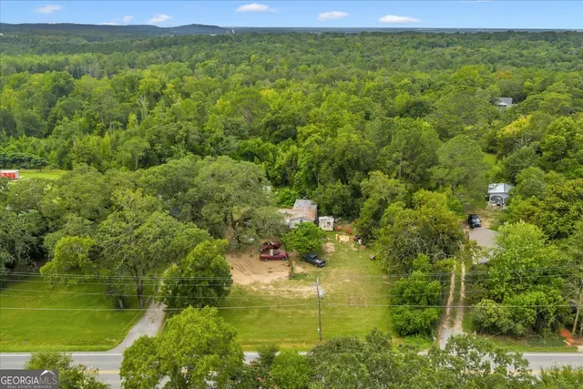 a view of a tennis court