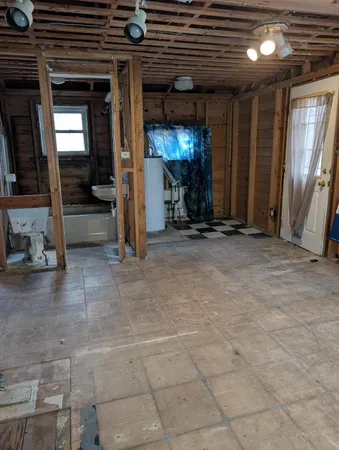 $53,000 | 216 Portage Lake Road, Munith, MI 49259