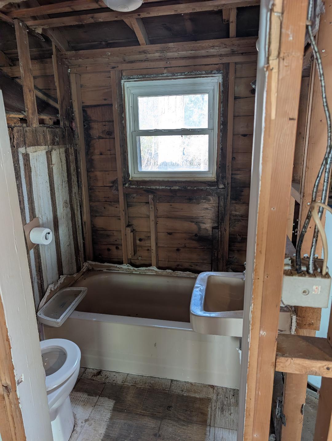 216 Portage Lake Road Munith, MI 49259 - Photo 6 of 17 216 bathroom