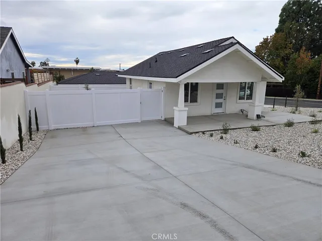 $4,000 | 16742 East Main Street, Orange, CA 92865