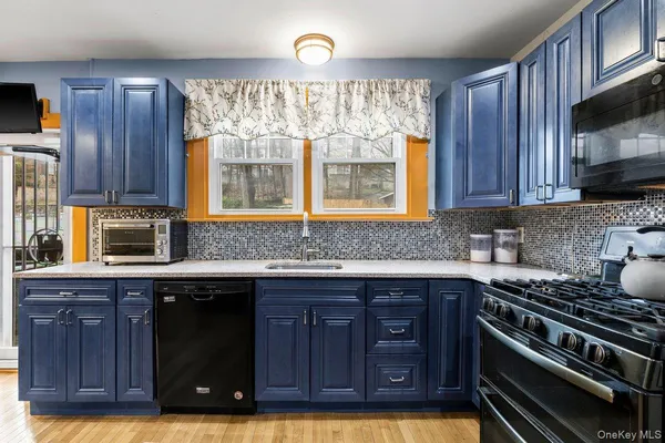$799,500 | 306 Hutchinson Boulevard, Mount Vernon, NY 10552