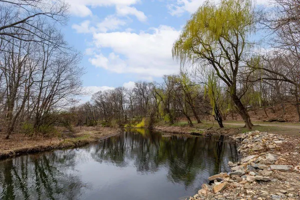 $799,500 | 306 Hutchinson Boulevard, Mount Vernon, NY 10552
