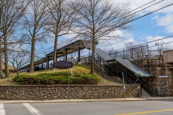 $799,500 | 306 Hutchinson Boulevard, Mount Vernon, NY 10552