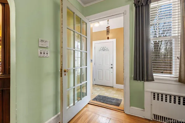 $799,500 | 306 Hutchinson Boulevard, Mount Vernon, NY 10552
