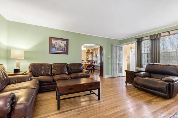 $799,500 | 306 Hutchinson Boulevard, Mount Vernon, NY 10552