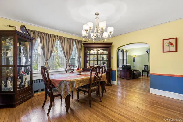 $799,500 | 306 Hutchinson Boulevard, Mount Vernon, NY 10552