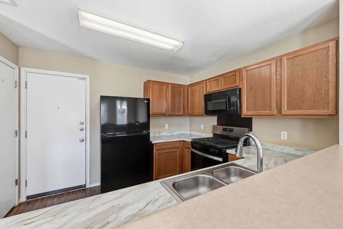 236 Black Forest Road Buda, TX 78610 - Photo 15 of 34