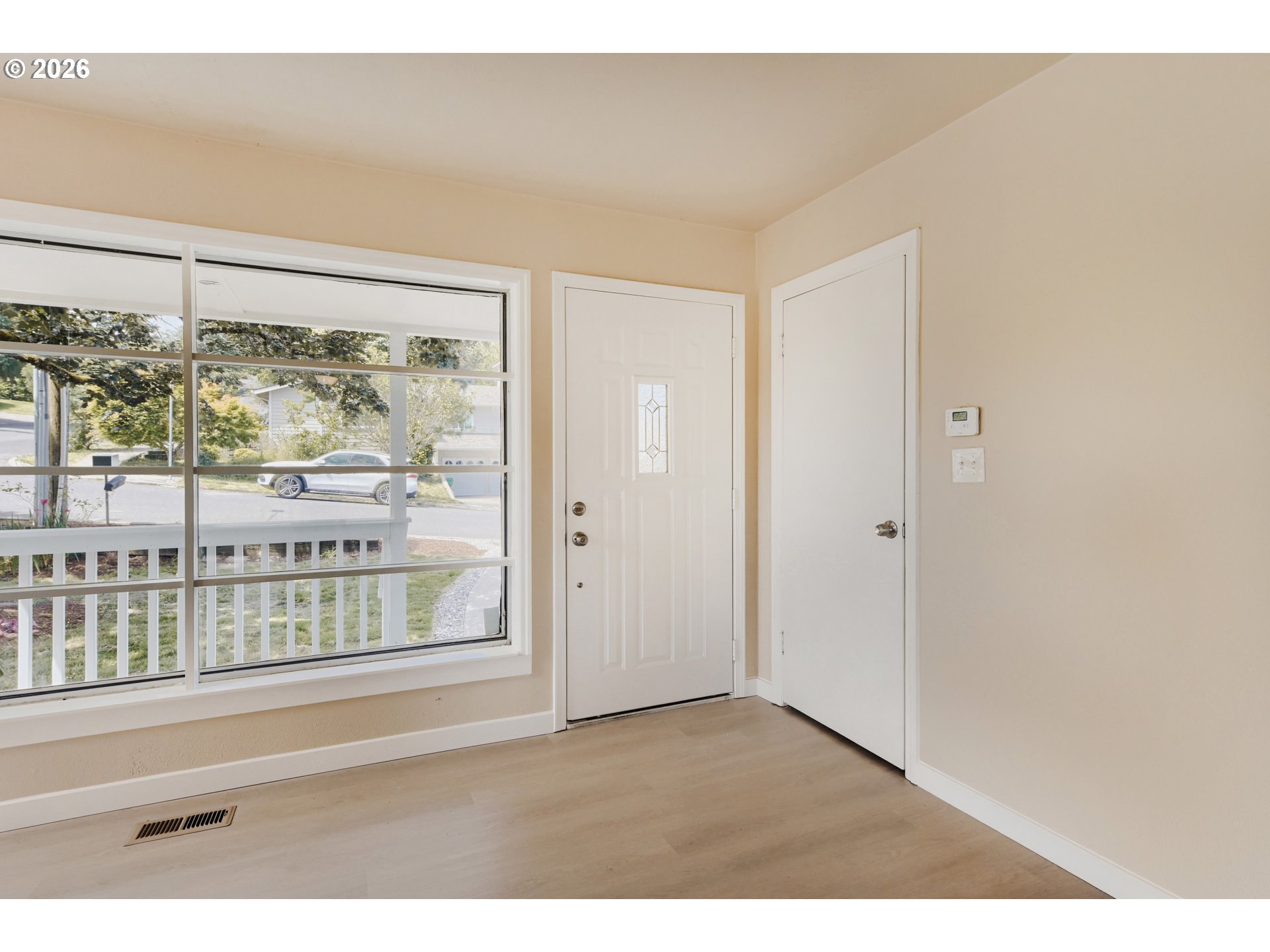 10244 Southwest 40th Avenue Portland, OR 97219 - Photo 5 of 38