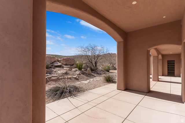 2464 East Granite Way St. George, UT 84790 - Photo 17 of 106 View of patio