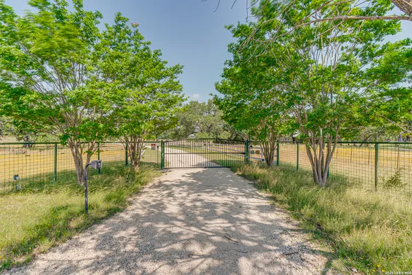 $1,750,000 | 519 North Brasstown Drive, Blanco, TX 78606