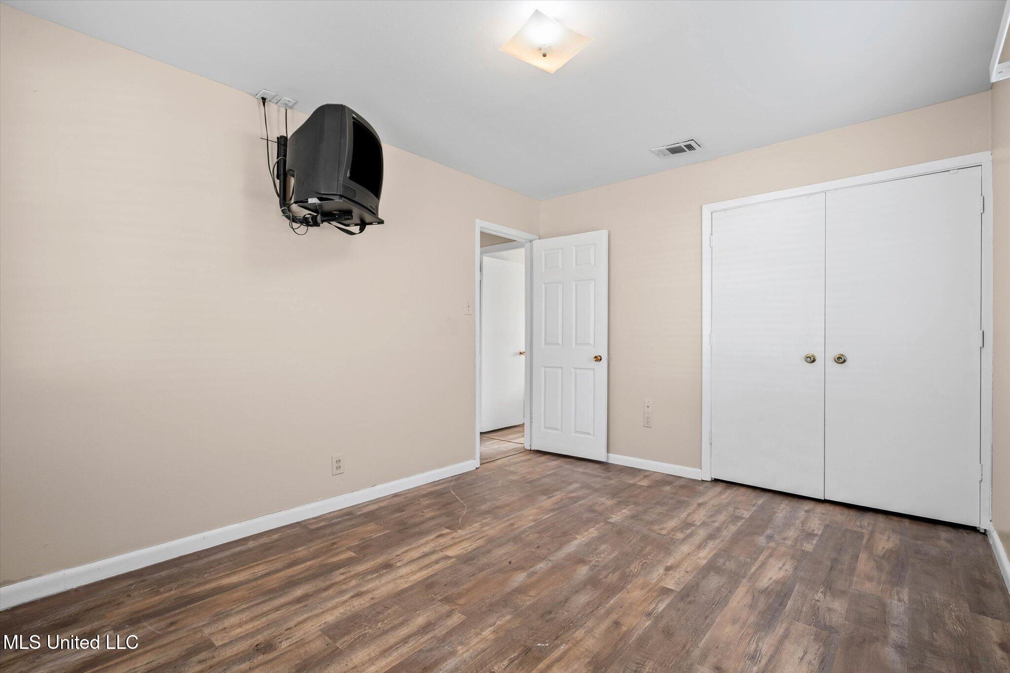 2924 Dantzler Street Moss Point, MS 39563 - Photo 12 of 24 12-2924 Dantzler St-112