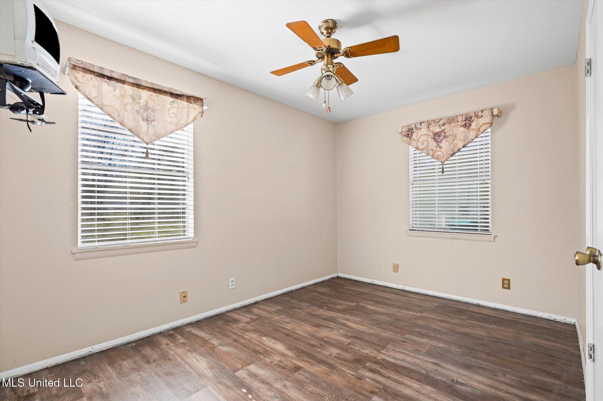 2924 Dantzler Street Moss Point, MS 39563 - Photo 14 of 24 14-2924 Dantzler St-114