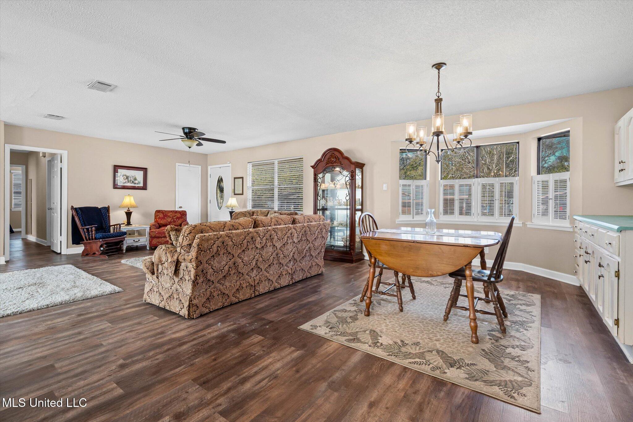 2924 Dantzler Street Moss Point, MS 39563 - Photo 5 of 24 05-2924 Dantzler St-105