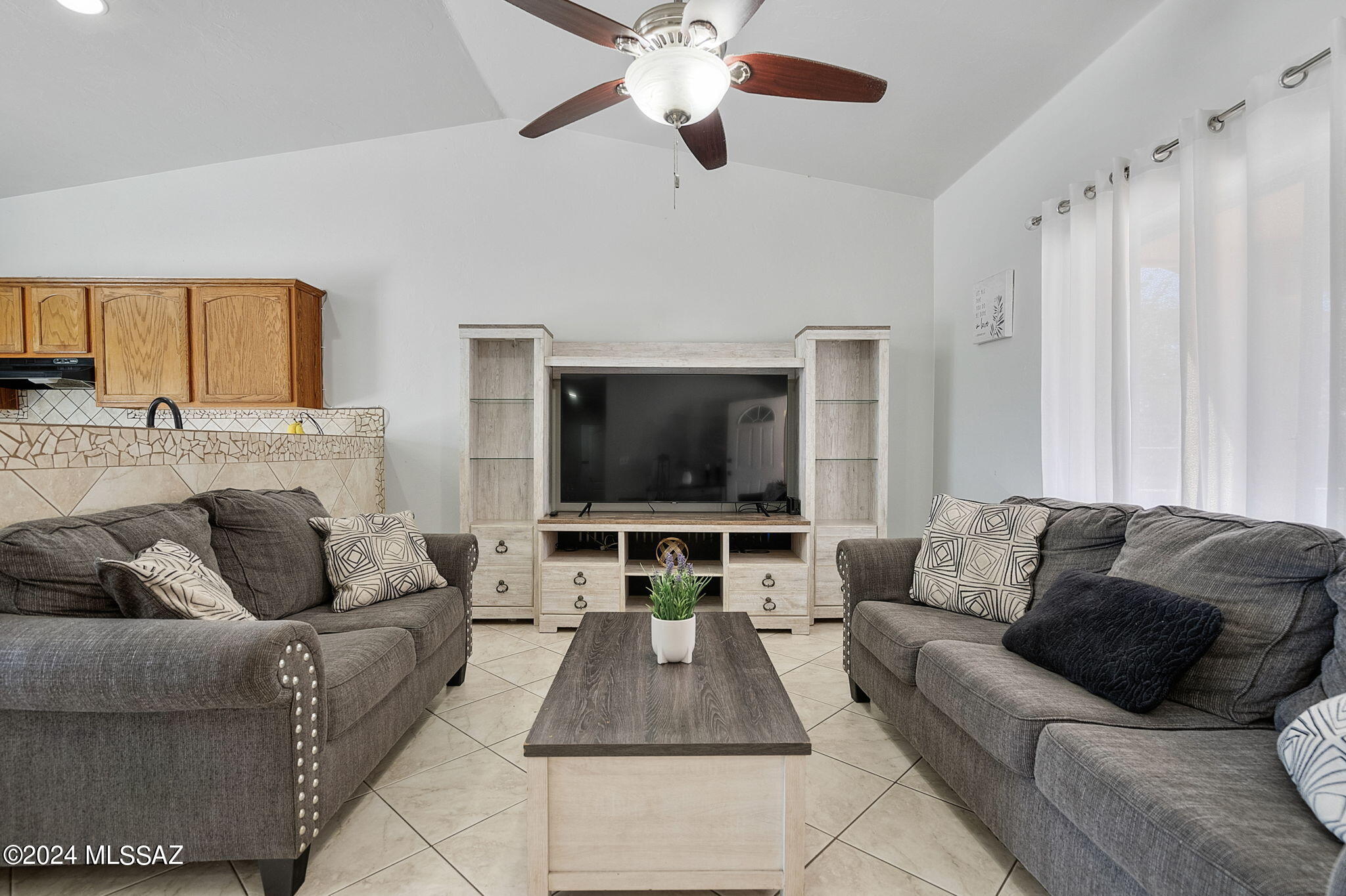 1436 Podar Court Rio Rico, AZ 85648 - Photo 6 of 32