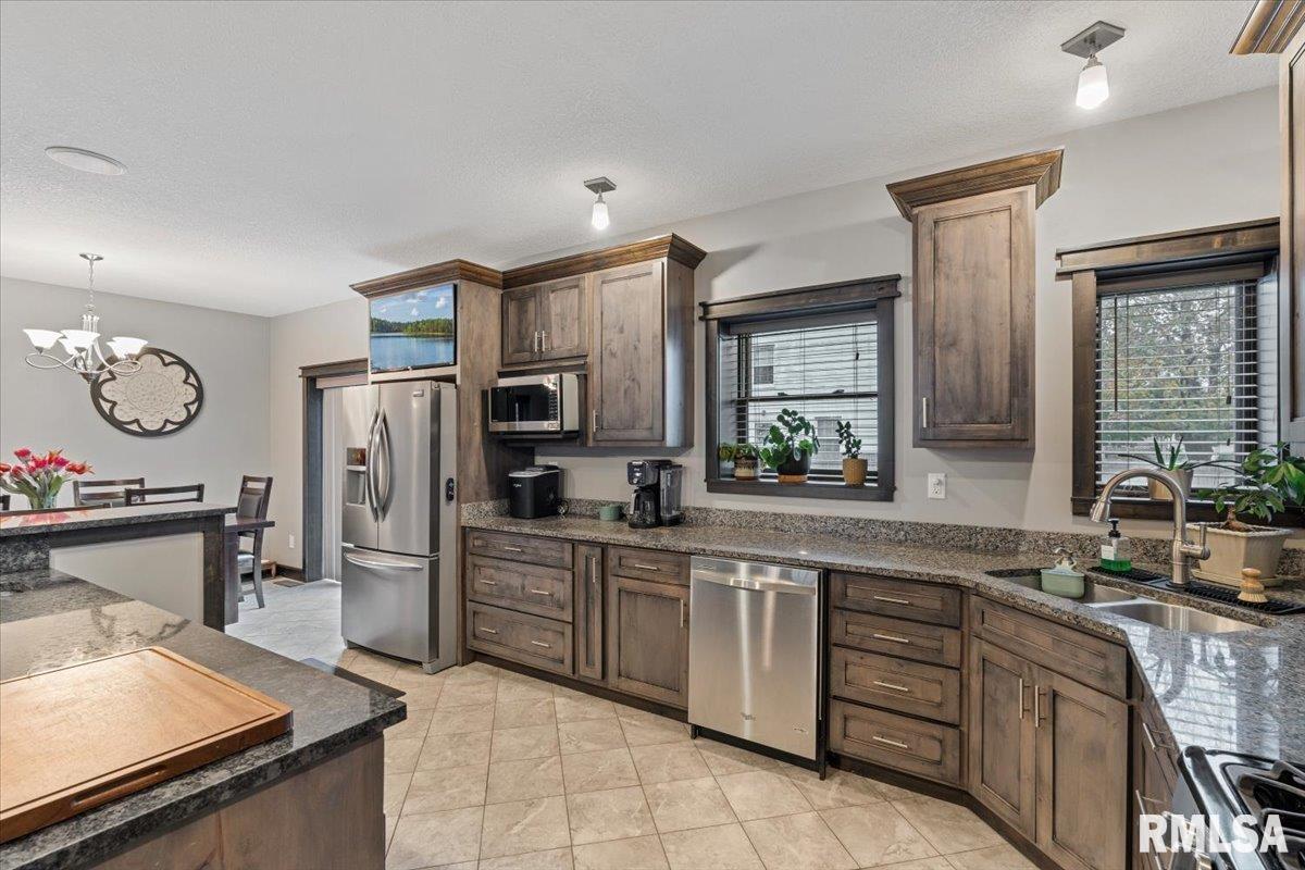 302 9th Street Silvis, IL 61282 - Photo 19 of 67