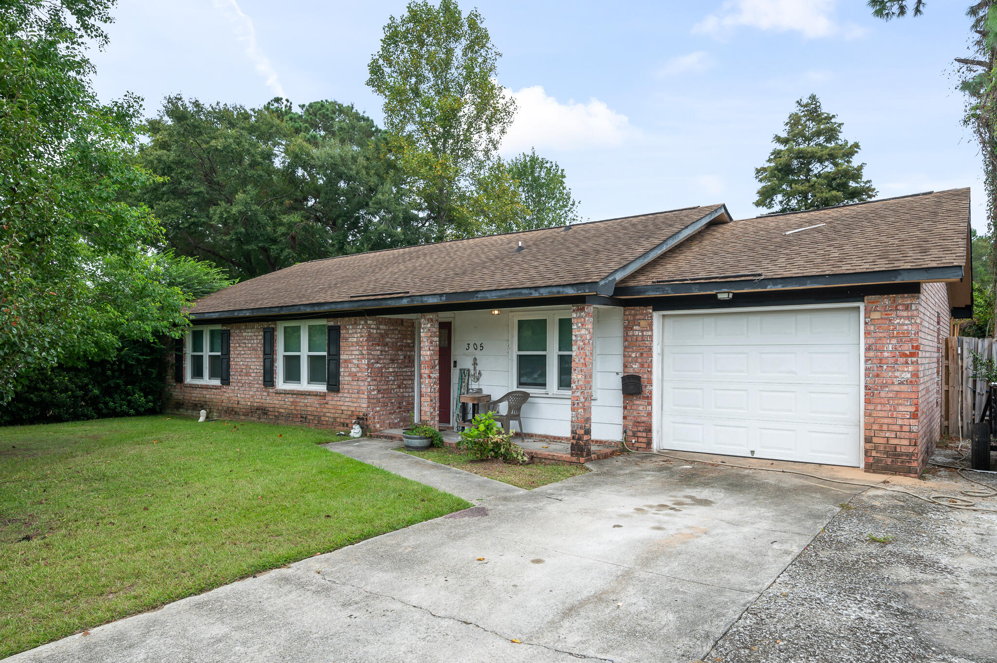 305 Gippy Drive Summerville, SC 29486 - Photo 1 of 23 MOD_1464