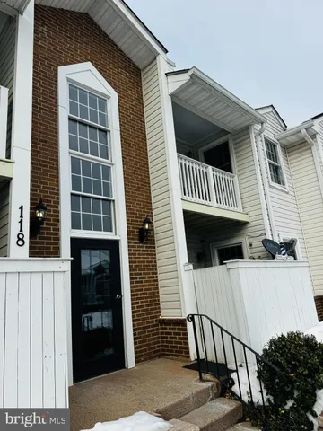 $2,000 | 118 Westwick Court, Unit 3, Sterling, VA 20165