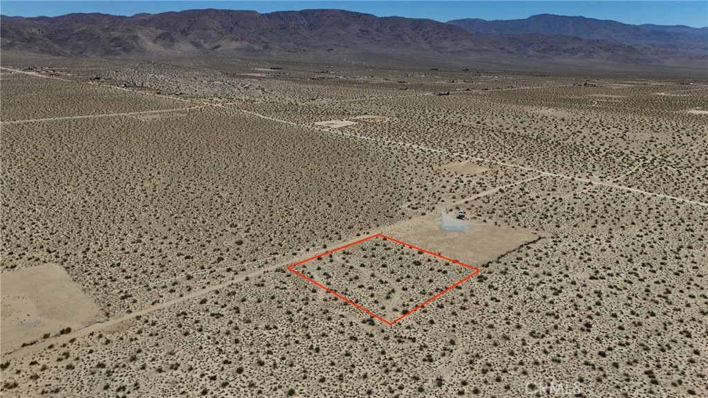 752 Firethorn Way Johnson Valley, CA 92285 - Photo 5 of 10 a view of a bathroom with a sink
