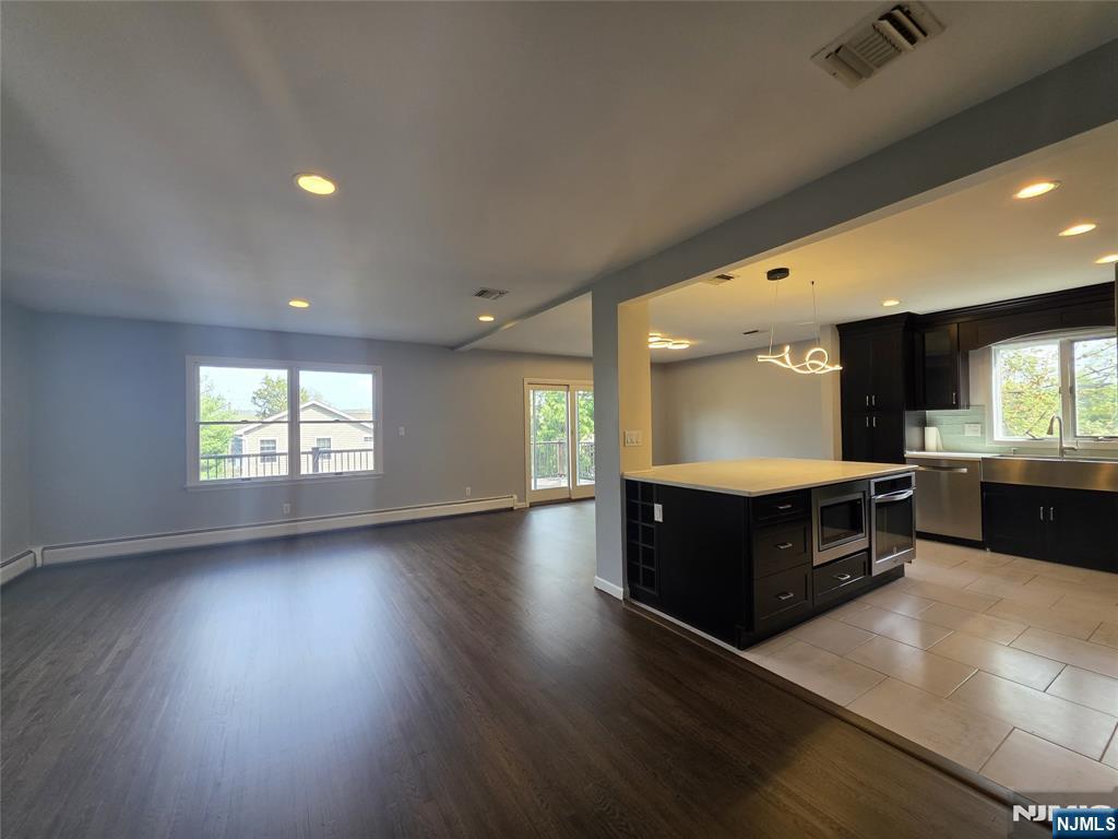 194 8th Street Cresskill, NJ 07626 - Photo 4 of 34