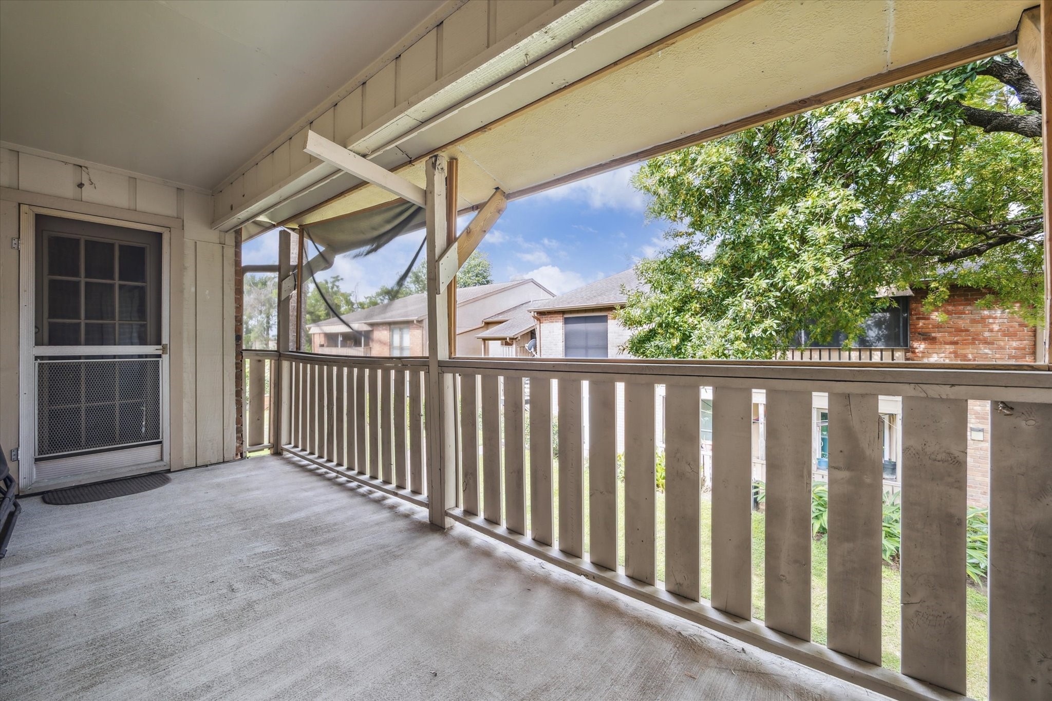 5667 Birchmont Drive, Unit A Houston, TX 77091 - Photo 17 of 18 a view of a balcony