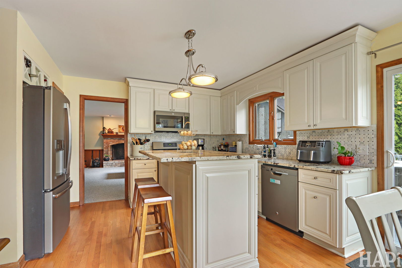 10N775 Muirhead Road Elgin, IL 60124 - Photo 5 of 45 Gallery Image 5