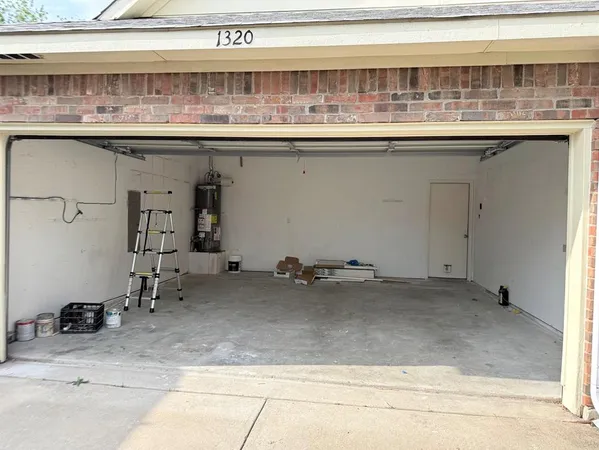 $2,700 | 1320 Hillcrest Drive, Allen, TX 75002