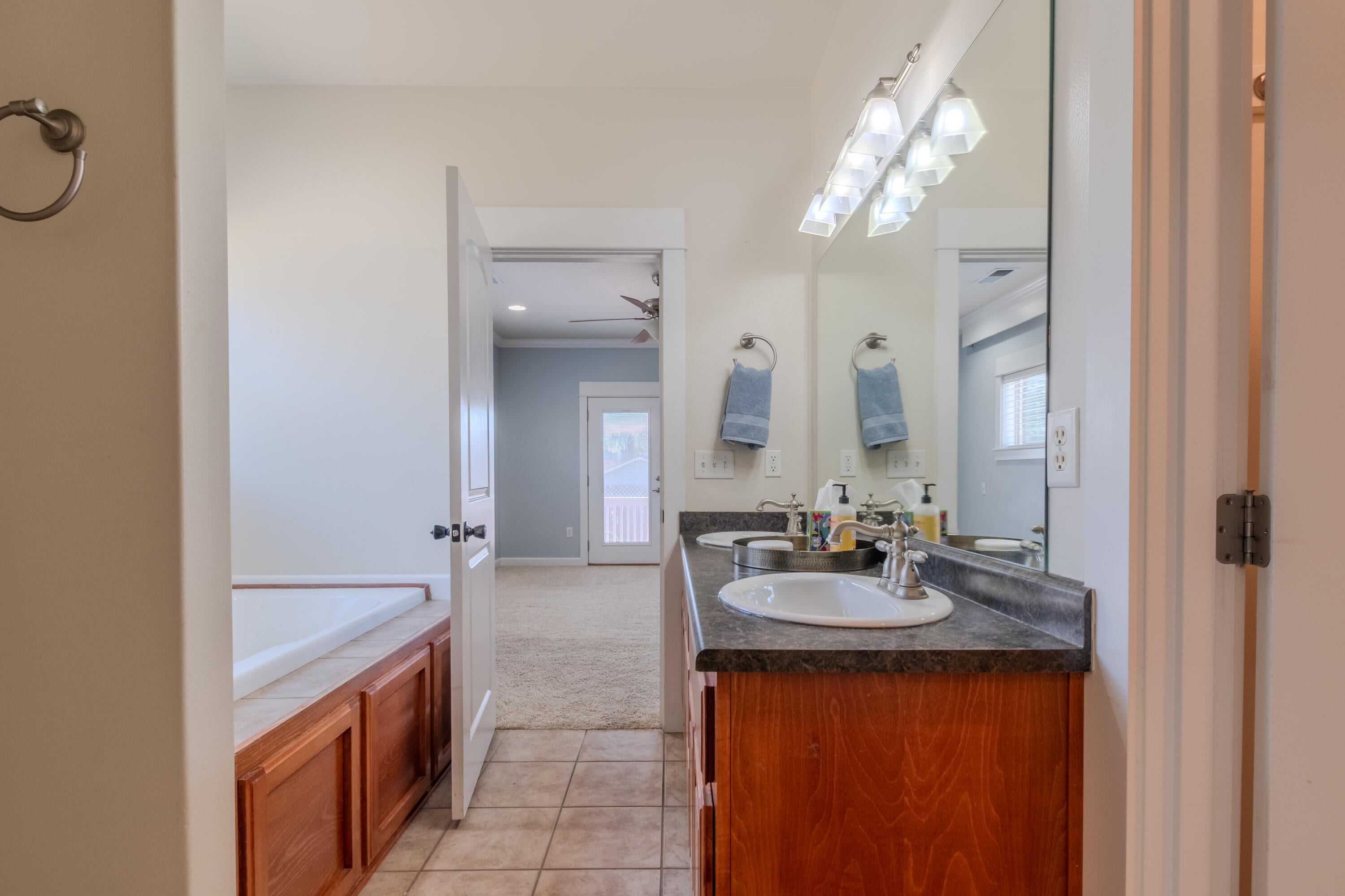 584 Barton Road Eagle Point, OR 97524 - Photo 17 of 30 01-12