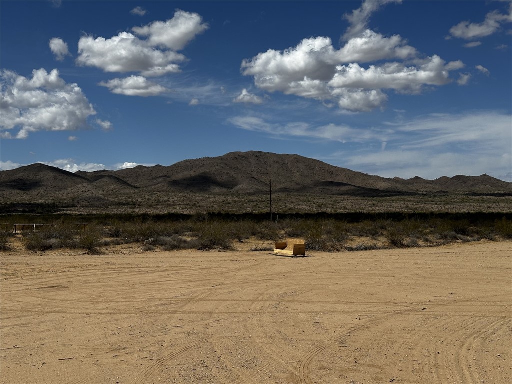 2794 West Quartz Road Yucca, AZ 86438 - Photo 17 of 30 a view of lake