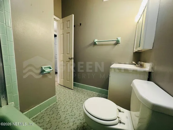 $2,000 | 246 Sara Drive, Jacksonville, FL 32218
