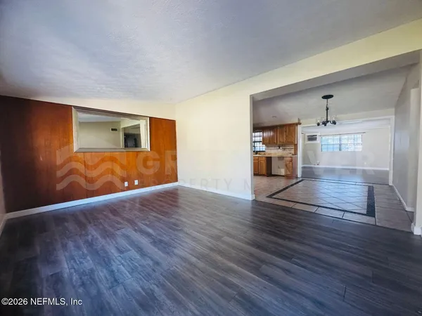 $2,000 | 246 Sara Drive, Jacksonville, FL 32218