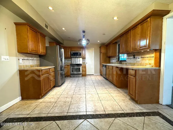 $2,000 | 246 Sara Drive, Jacksonville, FL 32218