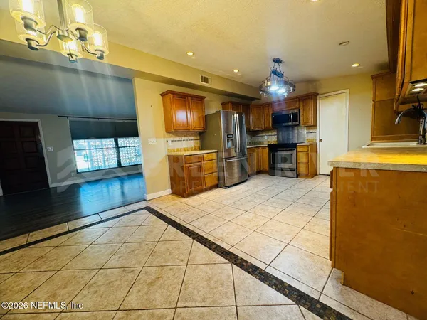 $2,000 | 246 Sara Drive, Jacksonville, FL 32218