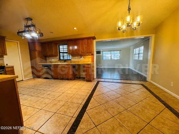 $2,000 | 246 Sara Drive, Jacksonville, FL 32218
