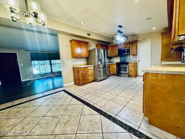 $2,000 | 246 Sara Drive, Jacksonville, FL 32218