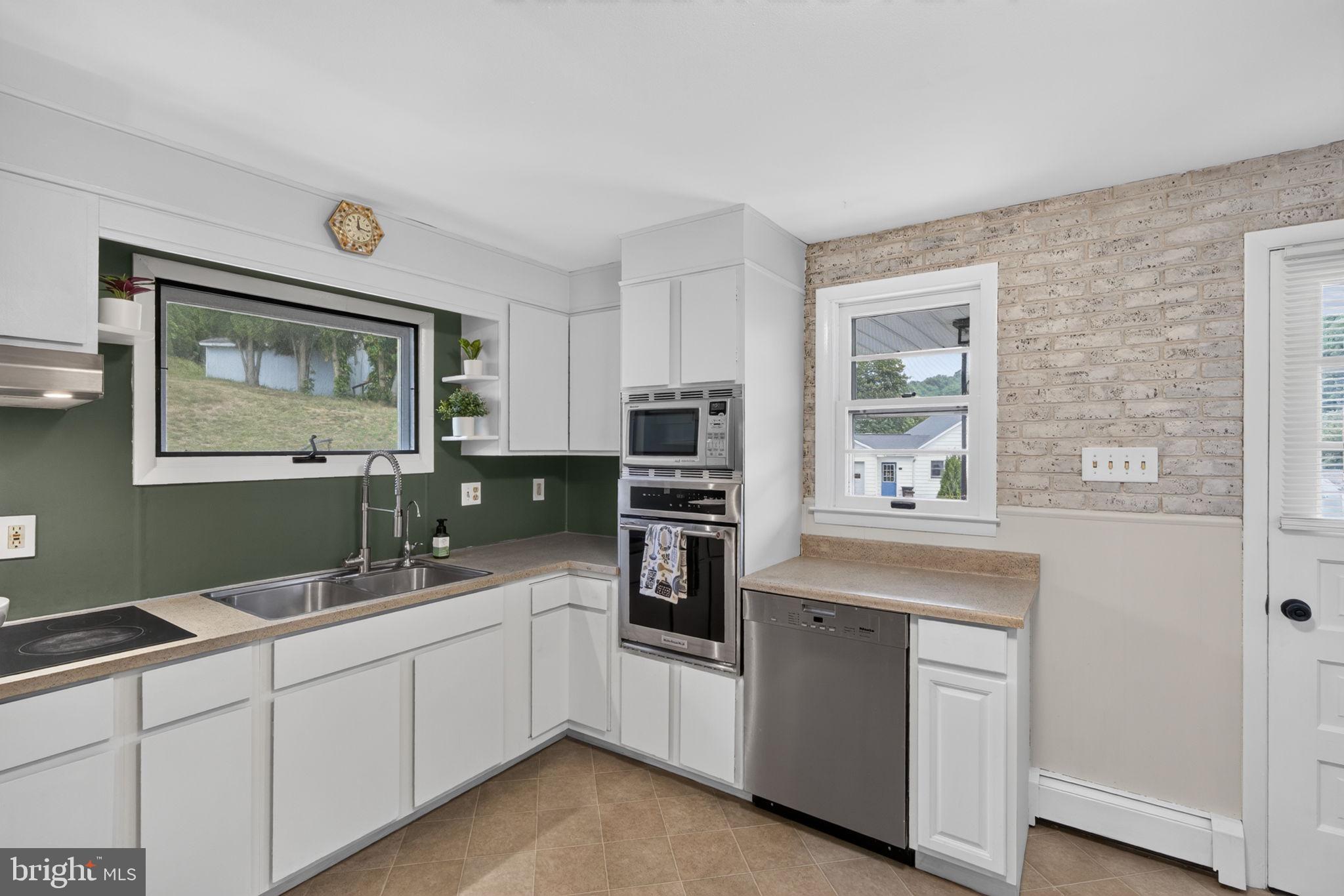 144 Terrace Road Boyertown, PA 19512 - Photo 13 of 28 Full kitchen